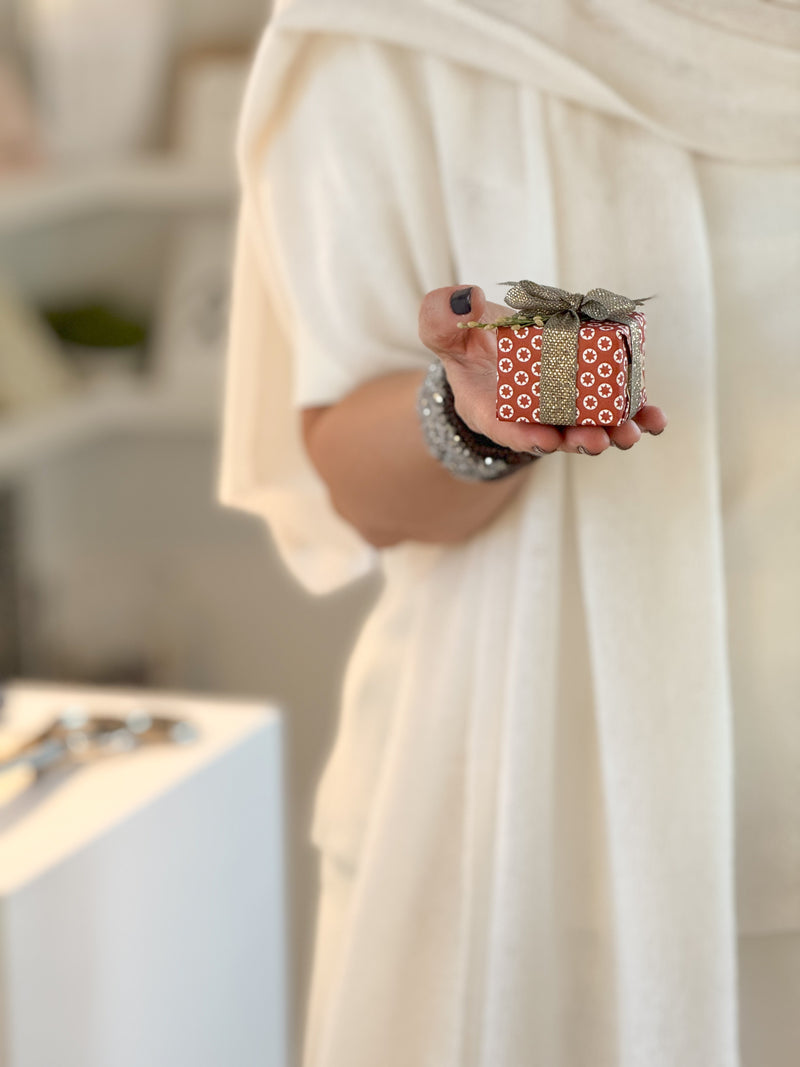 Gift wrapping workshop: Tips & Tricks - Saturday November 15th